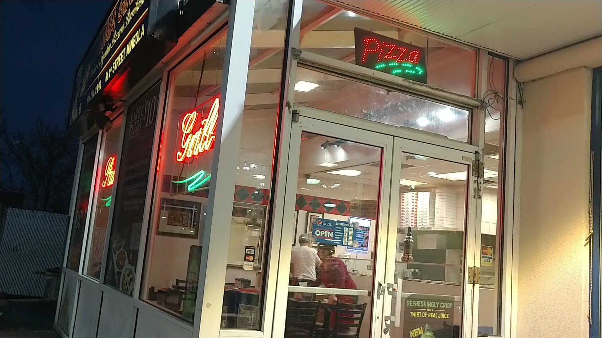 Mamma Gina's Mineola Pizza