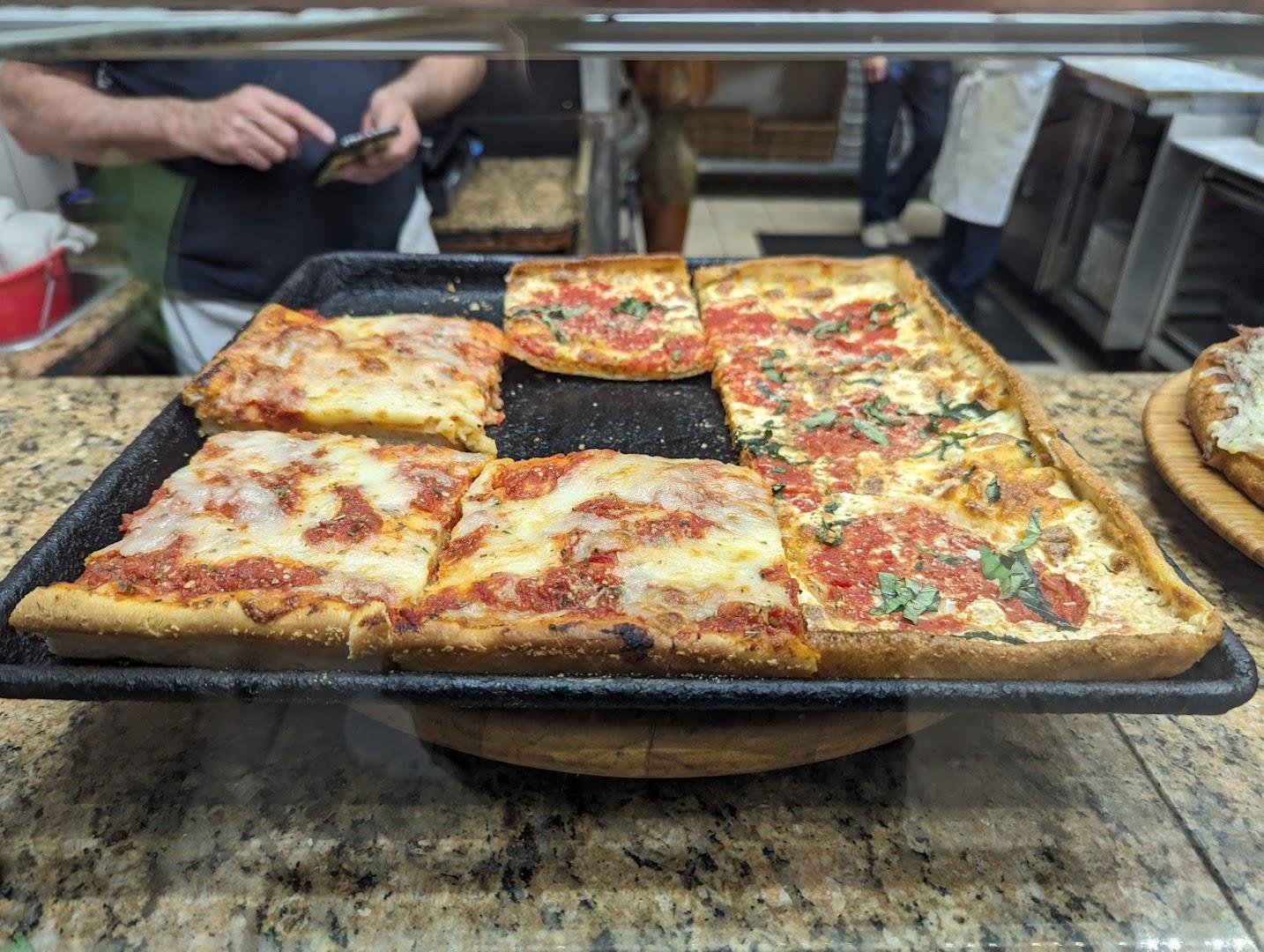Mamma Gina's Mineola Pizza
